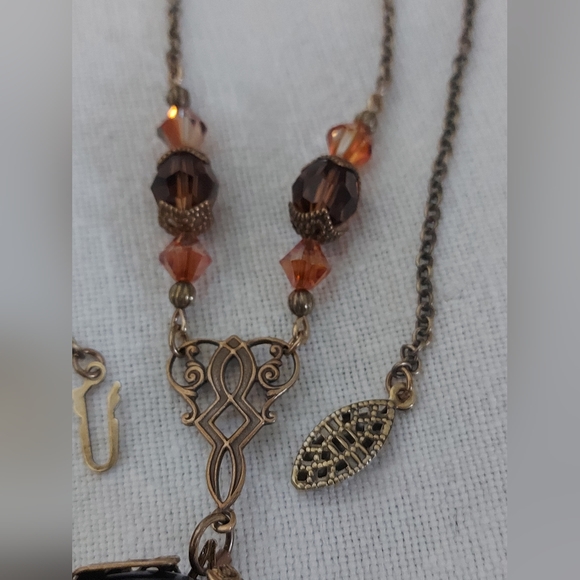 Antique 1930's Czech Glass Cabochon Pendant Necklace in Brass Setting - Picture 6 of 8